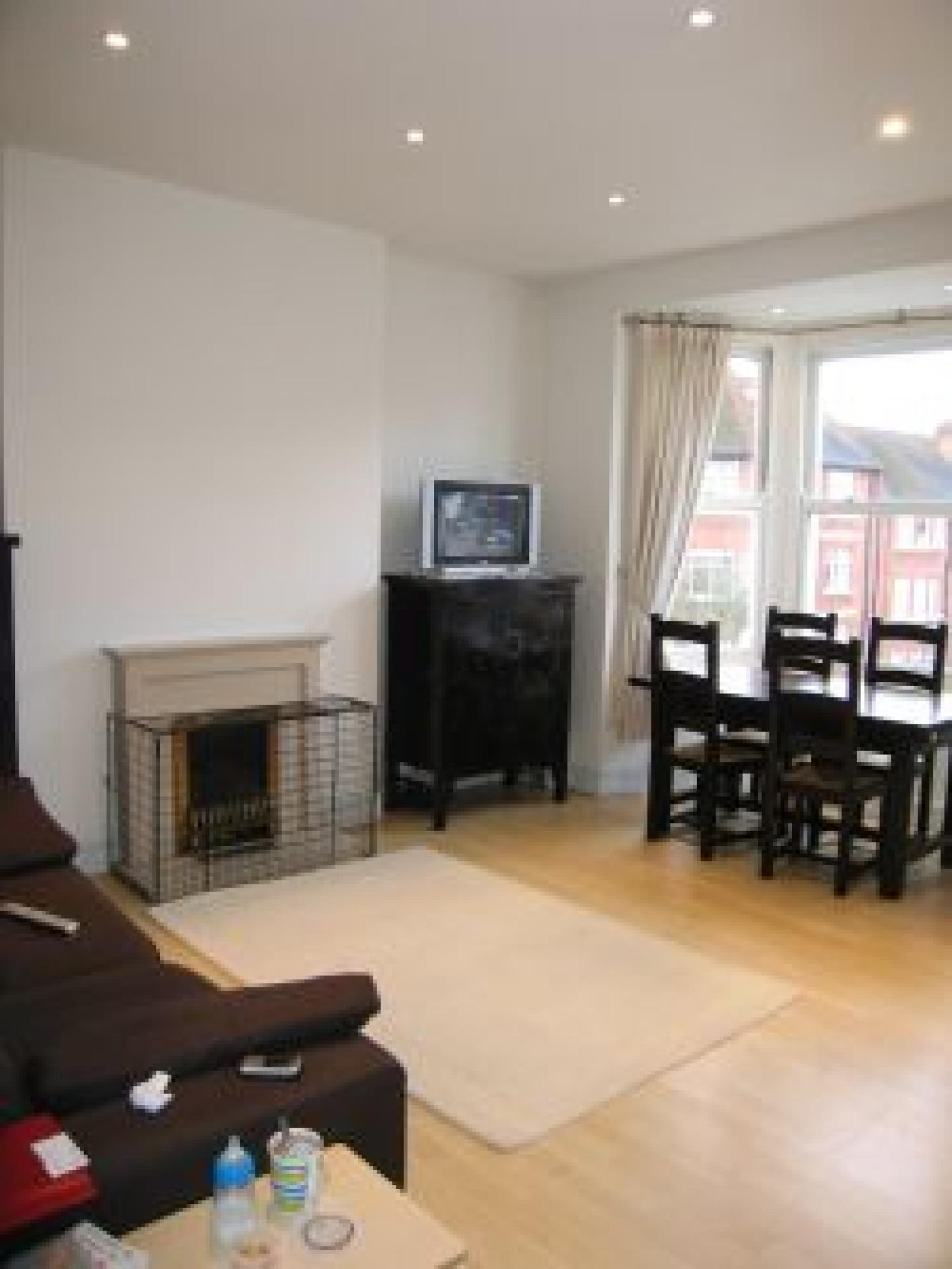 			3 Bedroom, 1 bath, 1 reception Flat			 Fortune Green Road, WEST HAMPSTEAD NW6 NW6